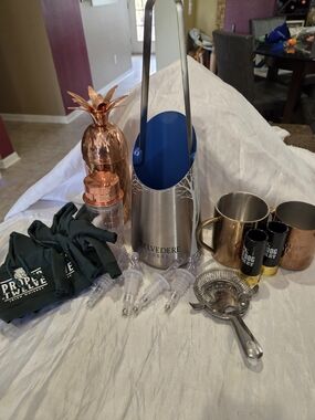 Stainless Steel Ice Bucket, Shackers, Cups, Spouts, Strainer, And Bottle Decor